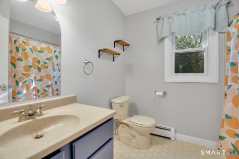 10 Colonial Court Cheshire CT 06410