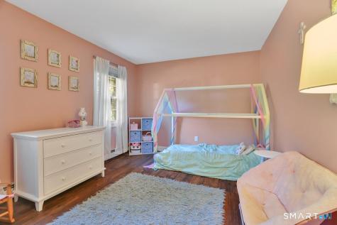 10 Colonial Court Cheshire CT 06410