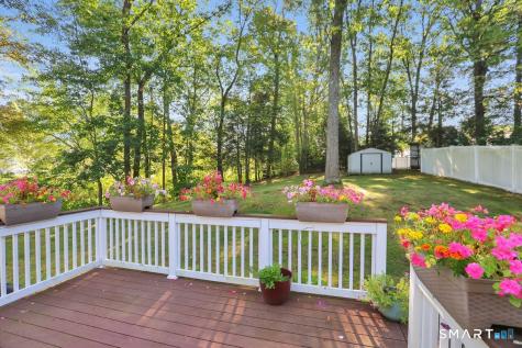 10 Colonial Court Cheshire CT 06410