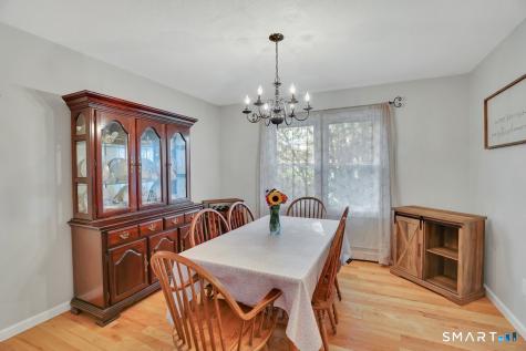 10 Colonial Court Cheshire CT 06410