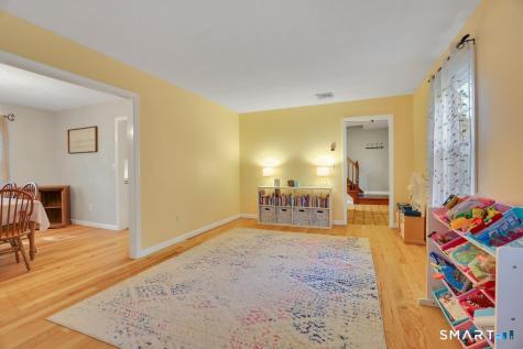 10 Colonial Court Cheshire CT 06410