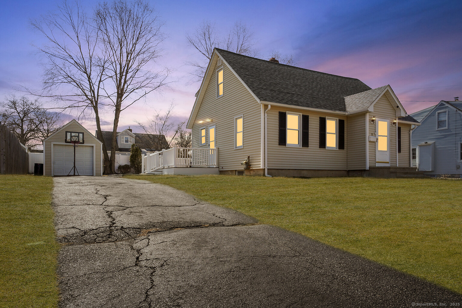 55 Ferndale Avenue Stratford CT 06614