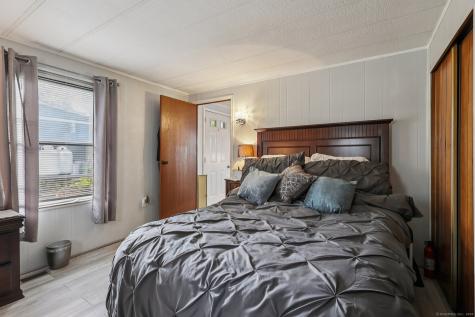 15 Stonewood Terrace Vernon CT 06066