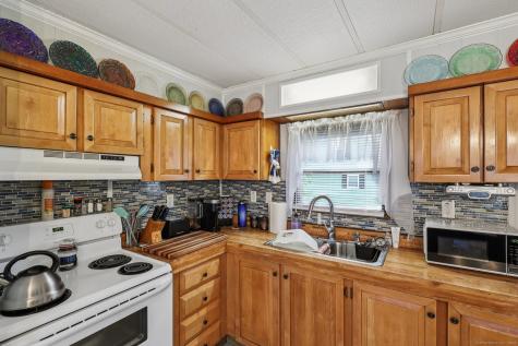 15 Stonewood Terrace Vernon CT 06066