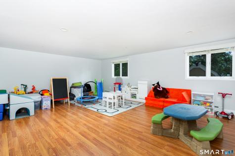42 Woodledge Road Stamford CT 06907