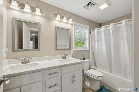 17 Sea View Terrace Waterford CT 06385