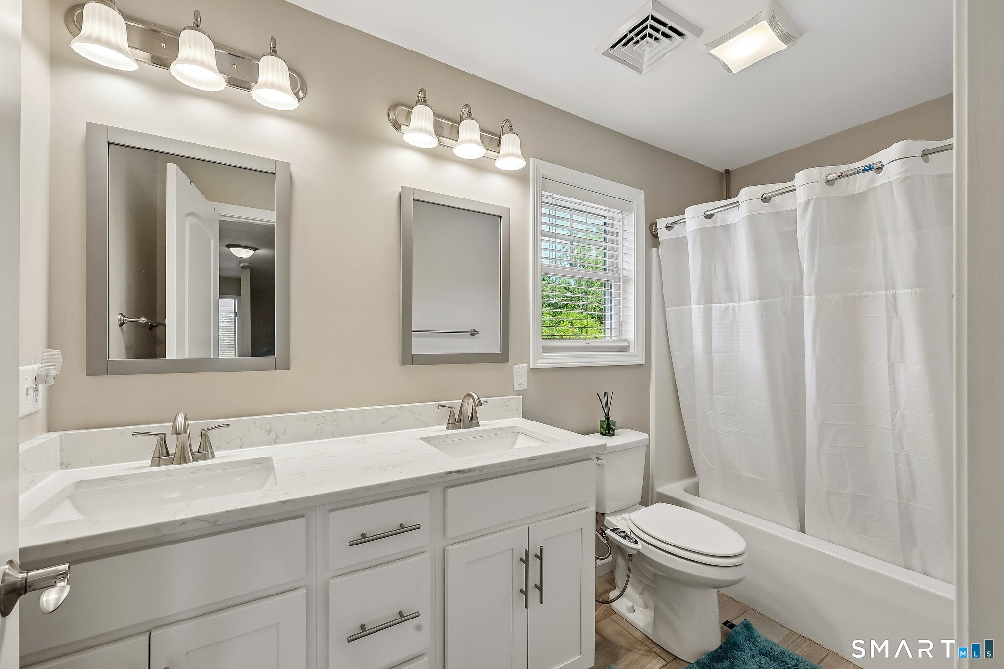 17 Sea View Terrace Waterford CT 06385