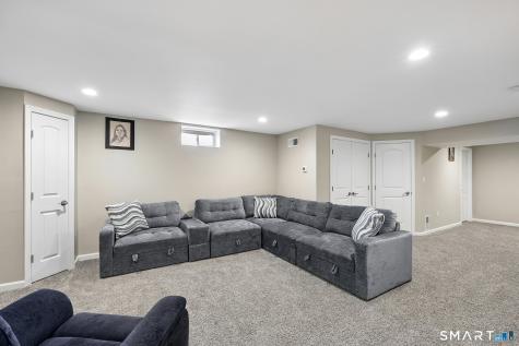 17 Sea View Terrace Waterford CT 06385