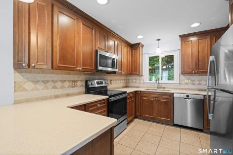 122 Green Hill Lane Cheshire CT 06410