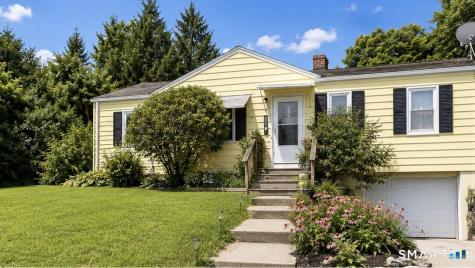 590 Vauxhall St Extension Waterford CT 06385