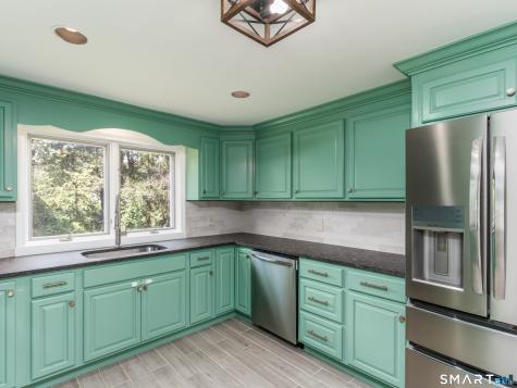 1690 Ridge Road North Haven CT 06473