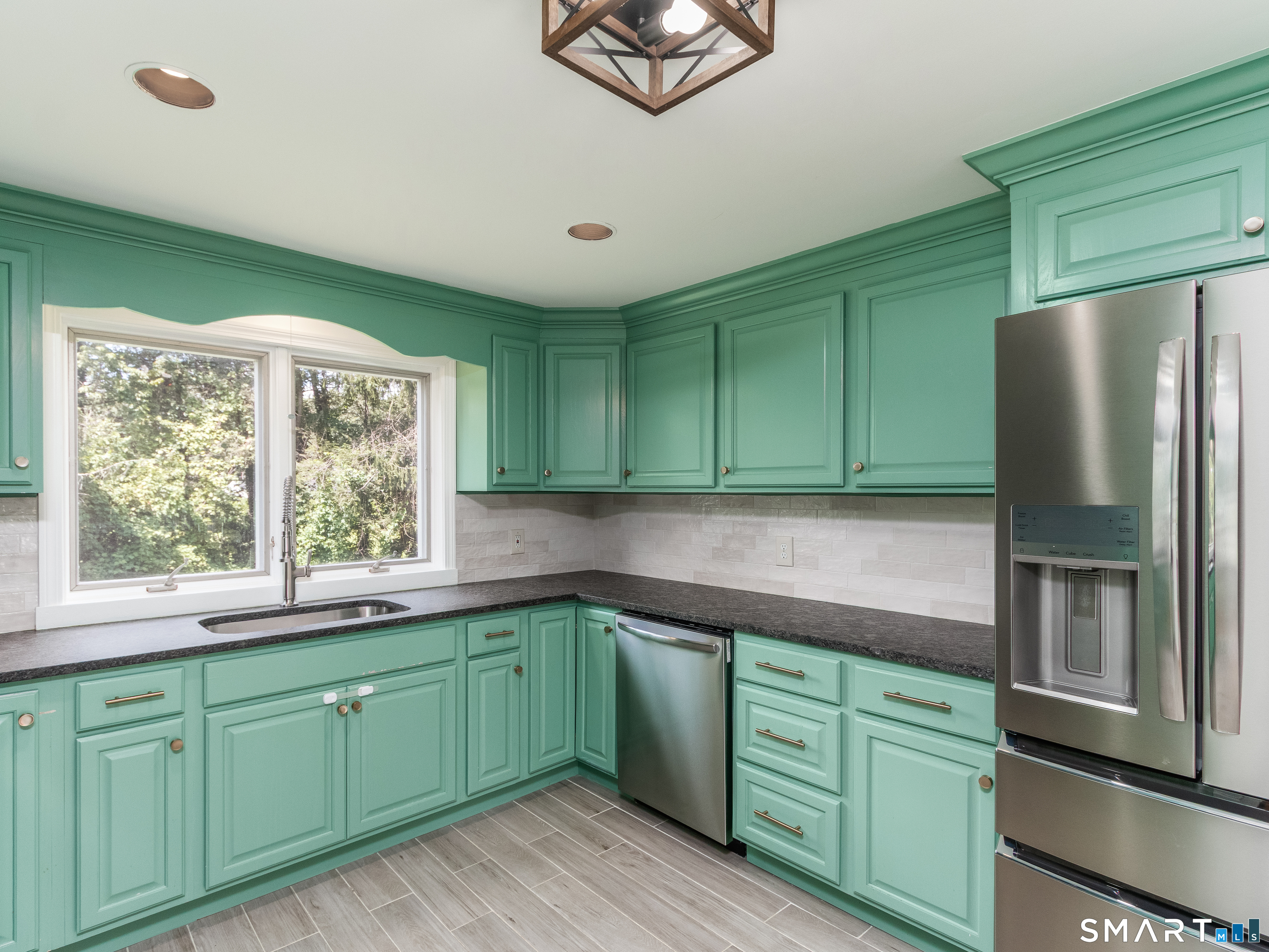 1690 Ridge Road North Haven CT 06473