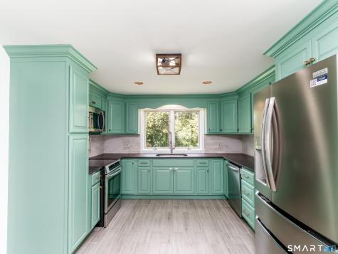 1690 Ridge Road North Haven CT 06473