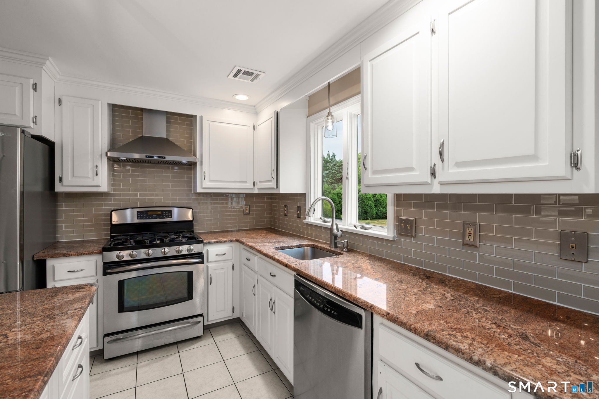 25 Vincent Circle South Windsor CT 06074