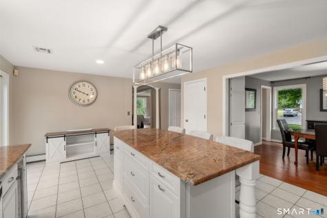 25 Vincent Circle South Windsor CT 06074