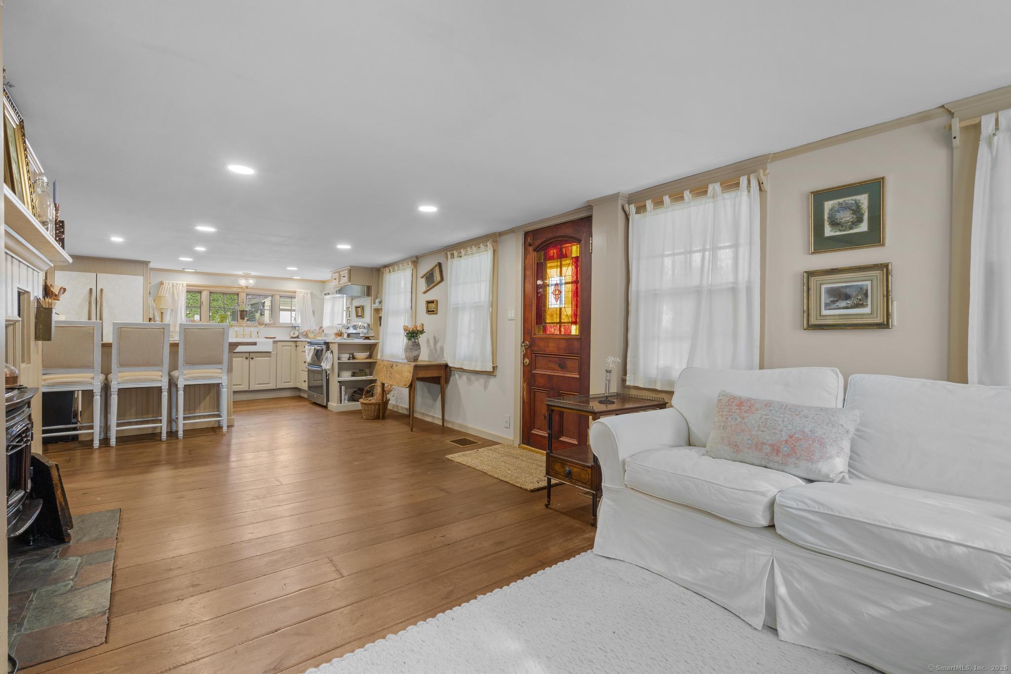 7 Cheney Lane East Hartford CT 06118