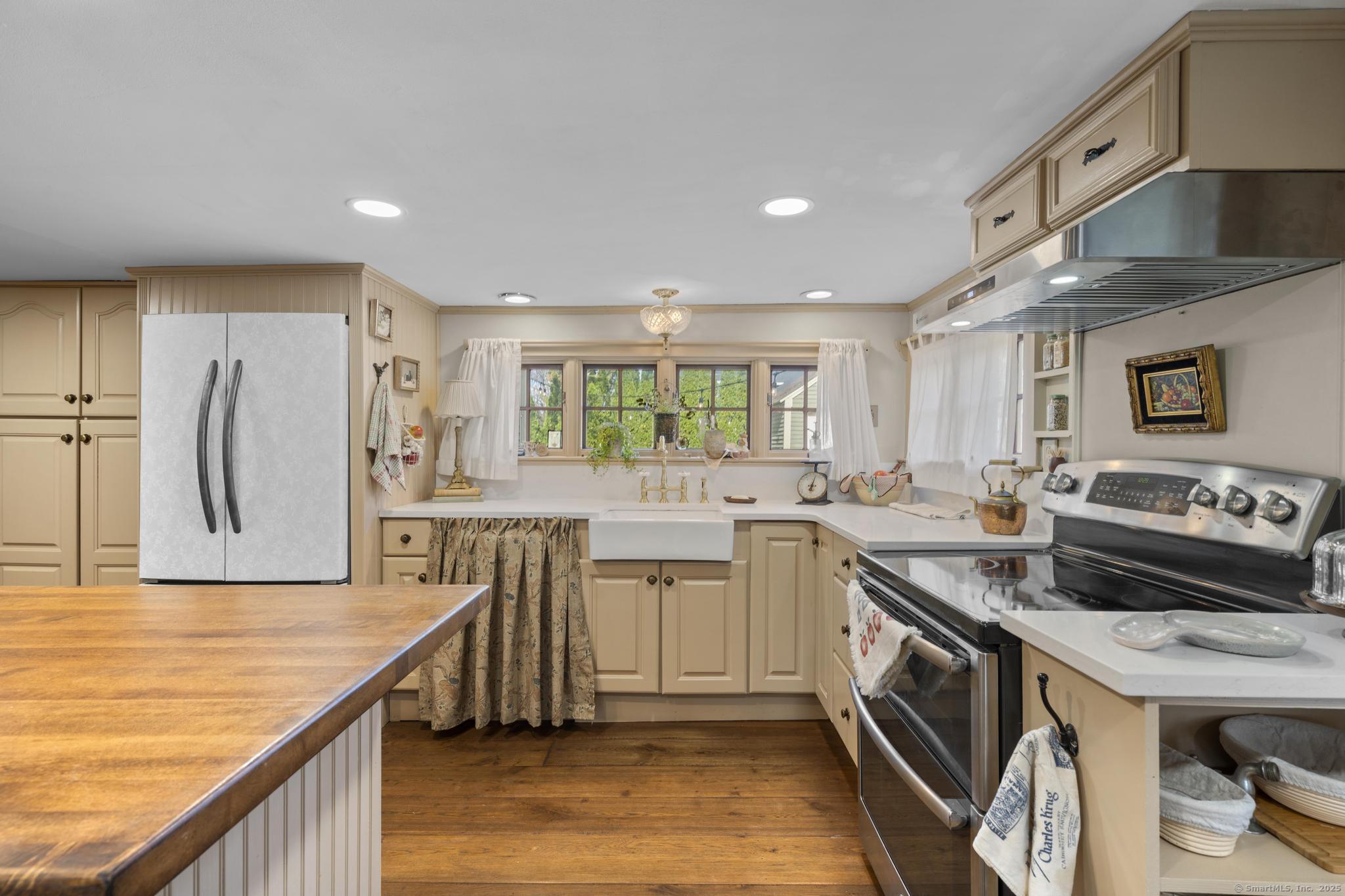 7 Cheney Lane East Hartford CT 06118