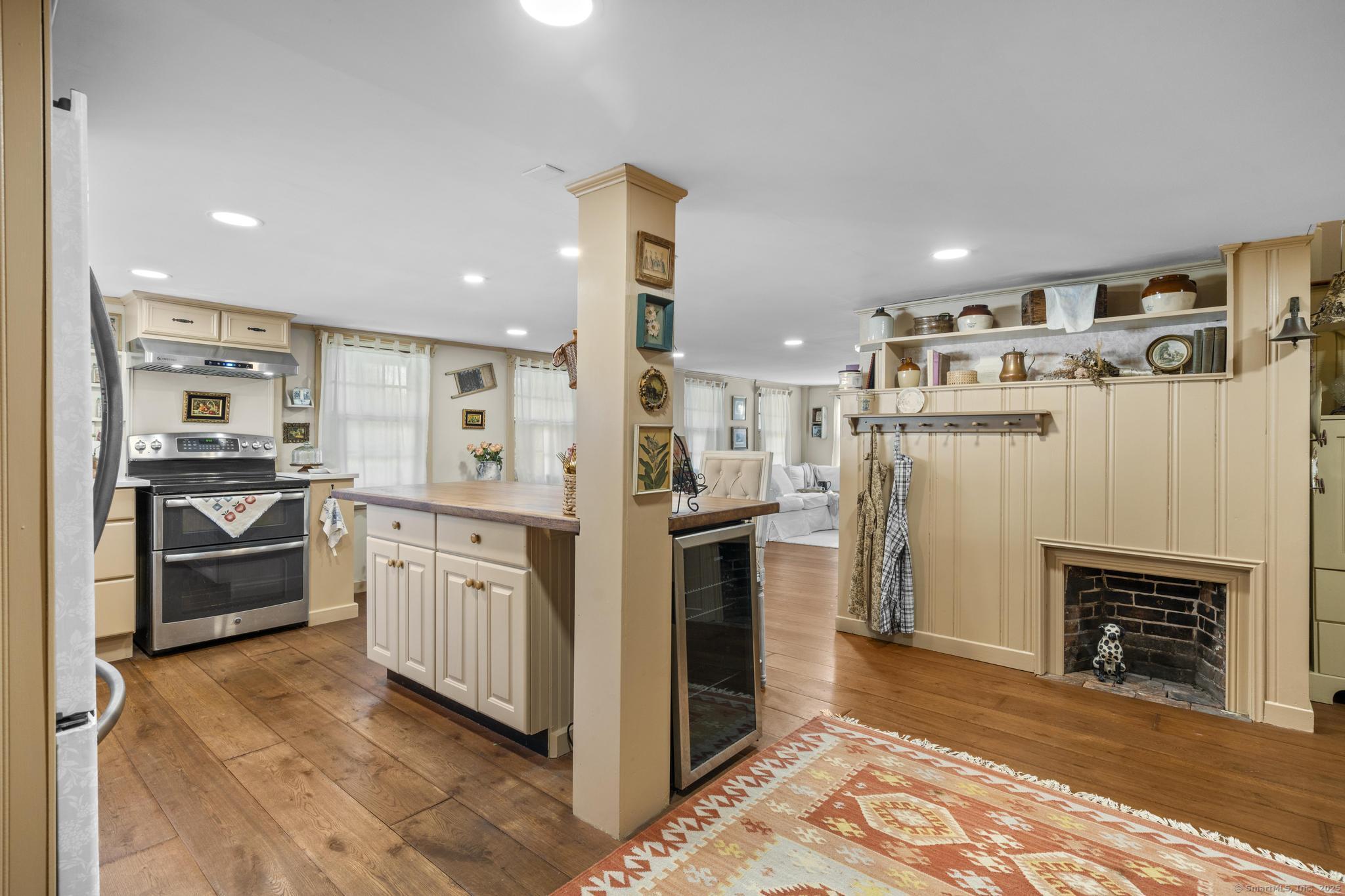 7 Cheney Lane East Hartford CT 06118