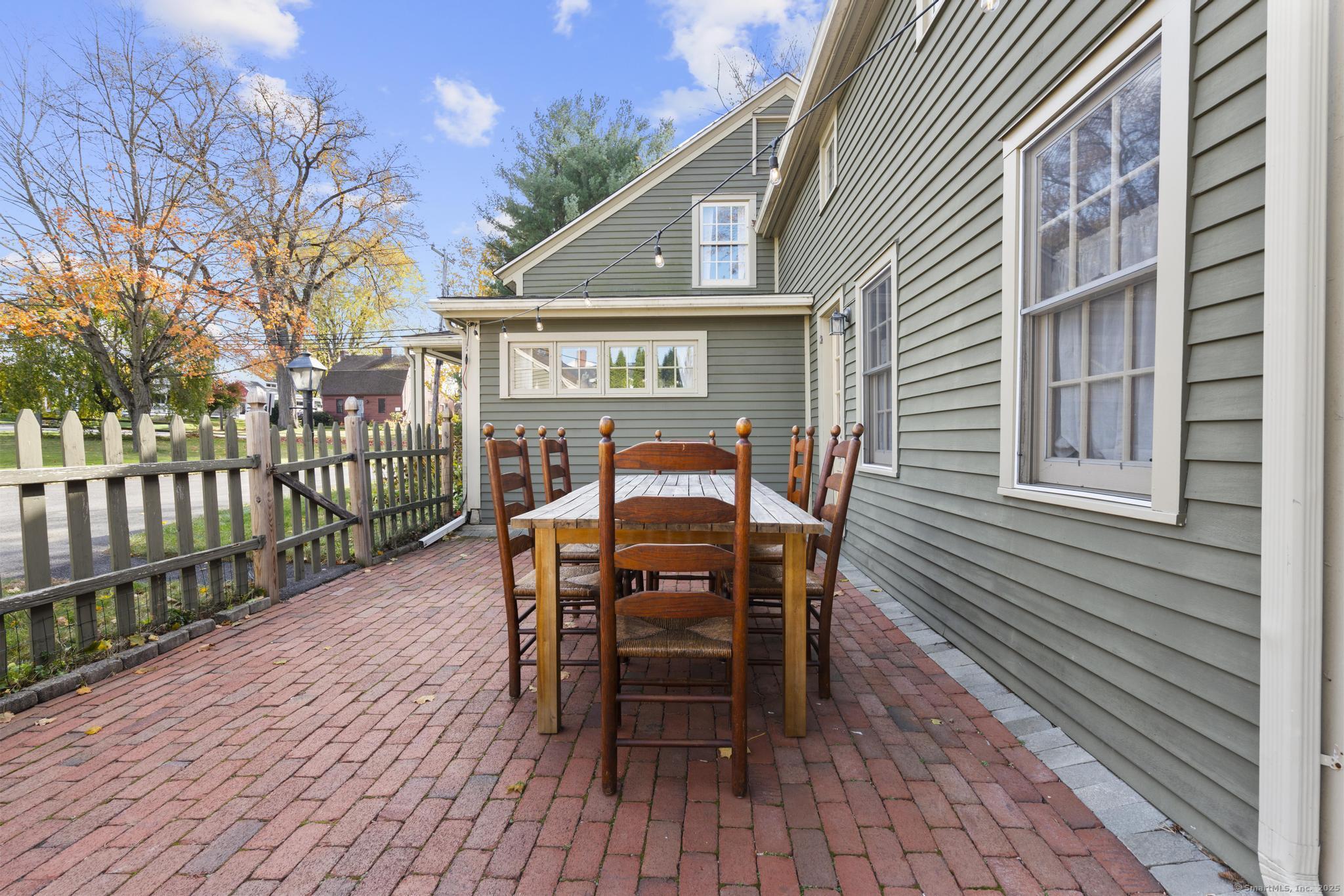 7 Cheney Lane East Hartford CT 06118