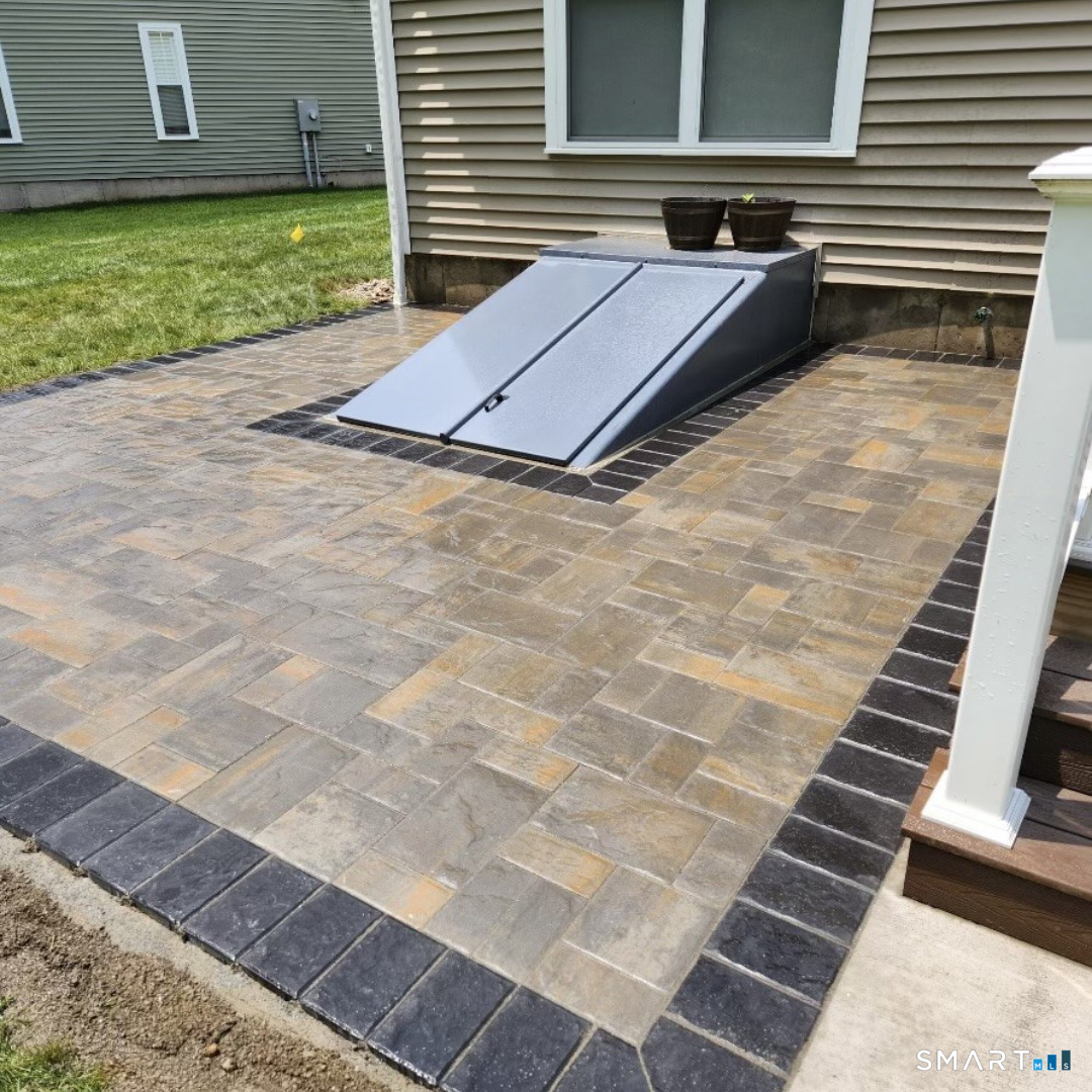 8 Woodland Path Beacon Falls CT 06403