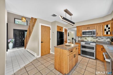 26 Hampton Drive Manchester CT 06040