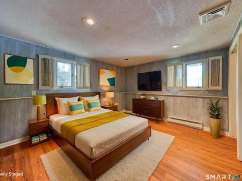 62 Admiral Drive New London CT 06320