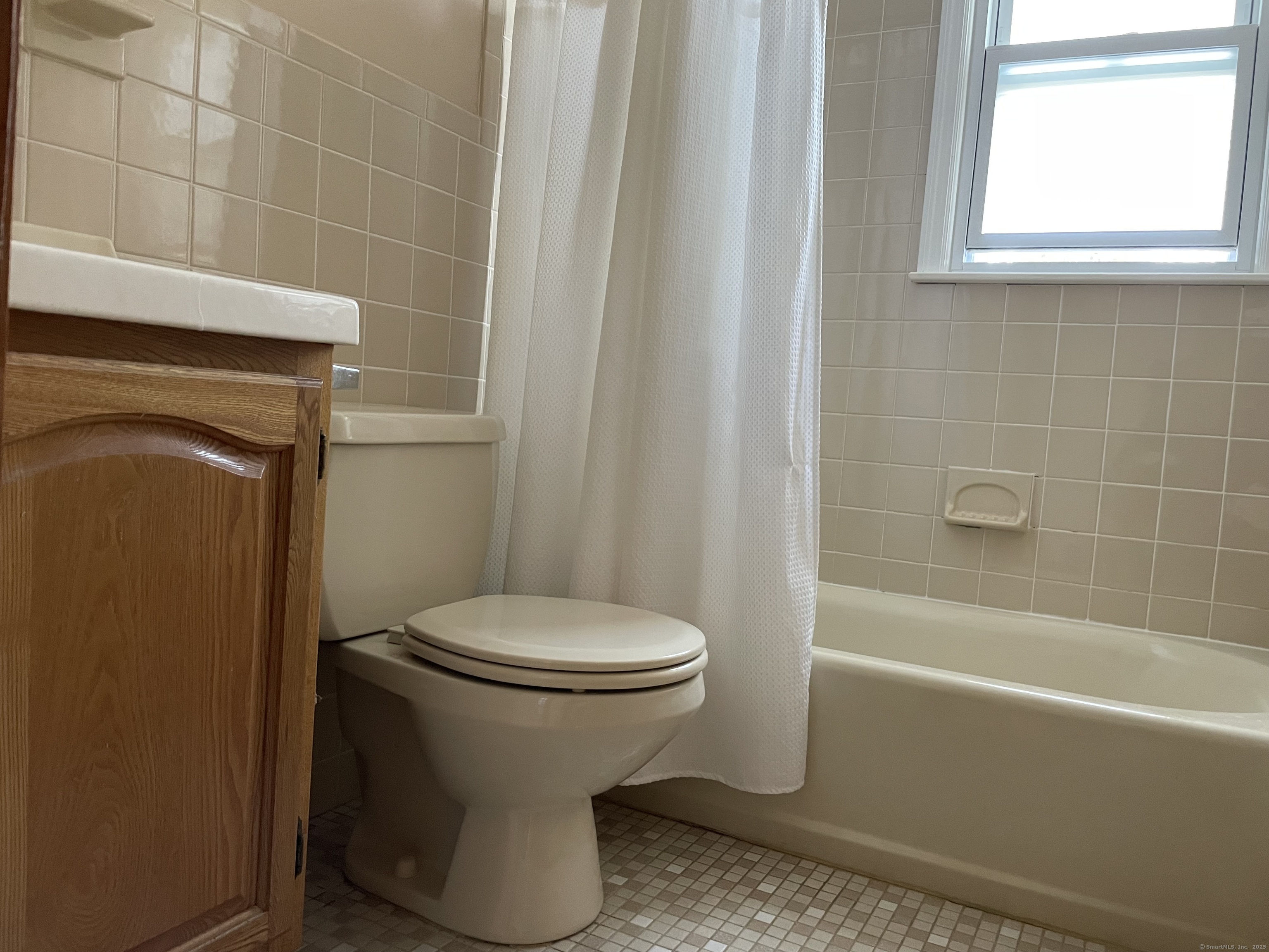 376 Savoy Street Bridgeport CT 06606