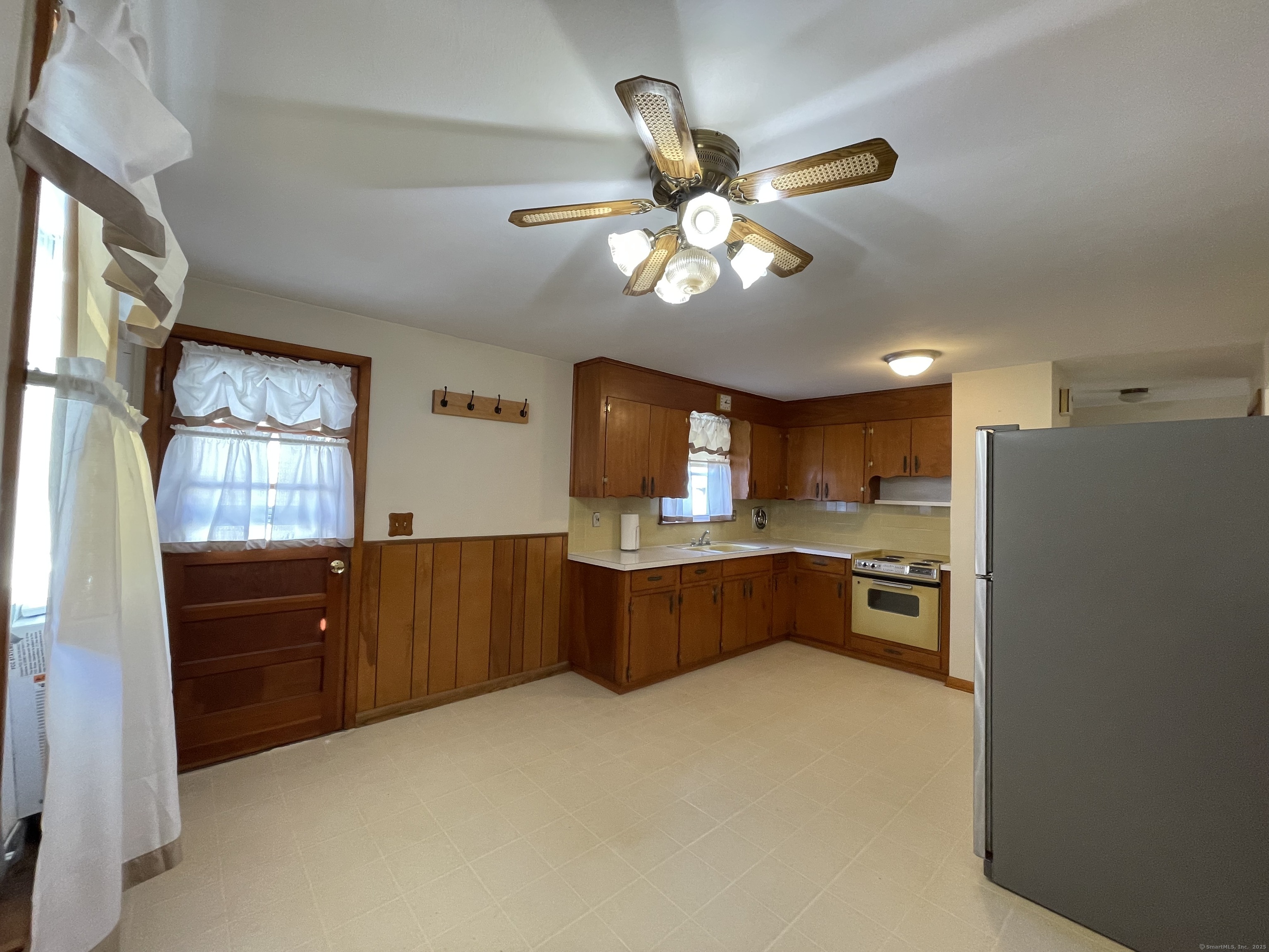 376 Savoy Street Bridgeport CT 06606