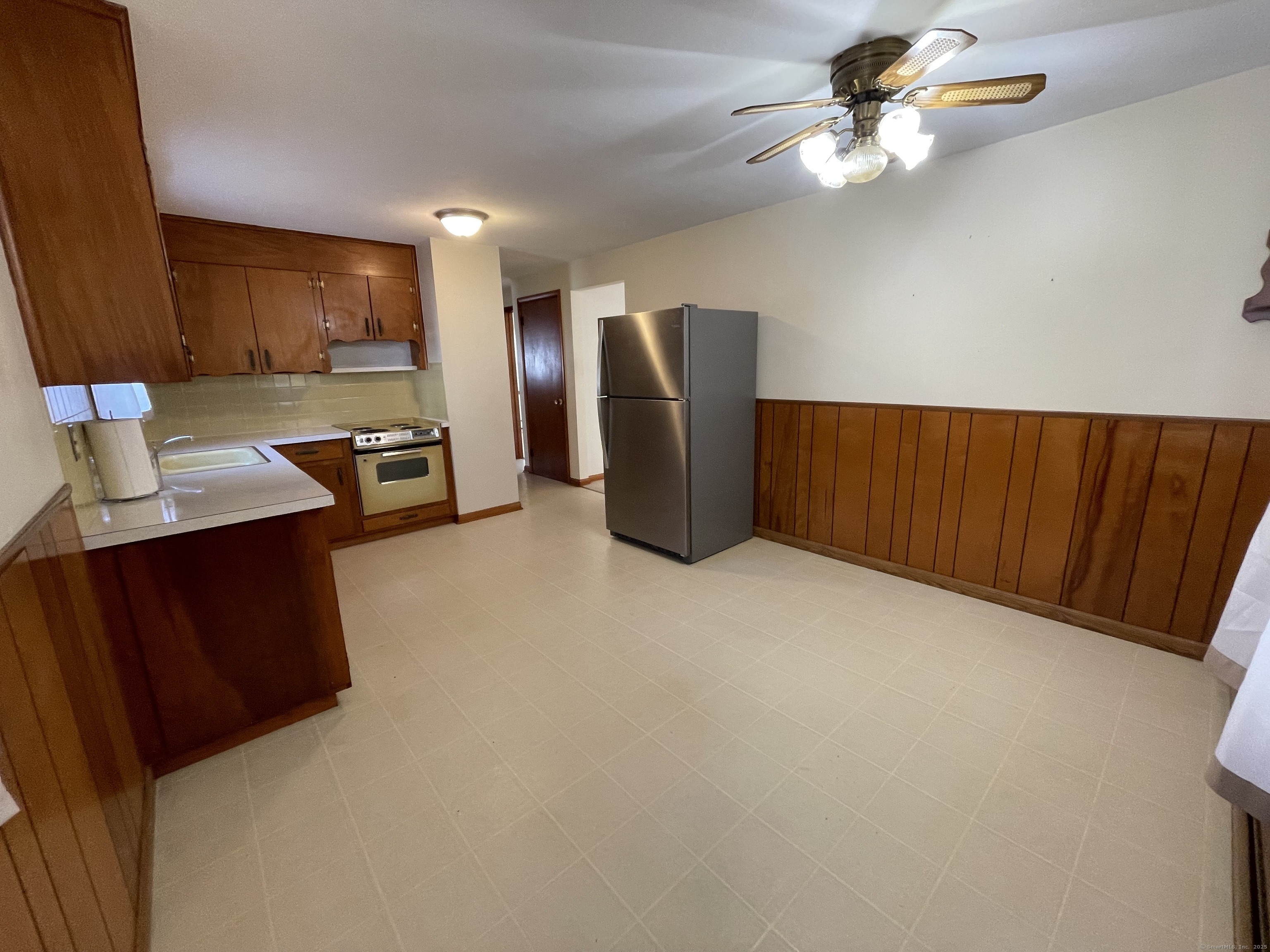 376 Savoy Street Bridgeport CT 06606