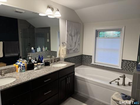 8 Deer Woods Drive New Milford CT 06776