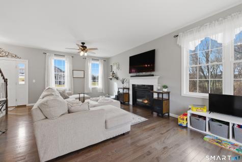 26 Quakertown Meadows Ledyard CT 06339