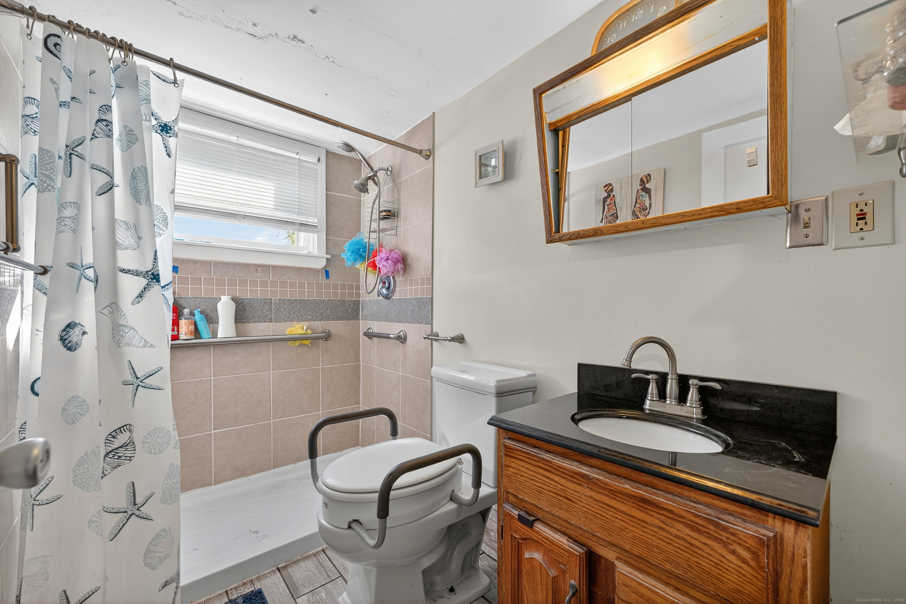 97 Boothbay Street Bloomfield CT 06002