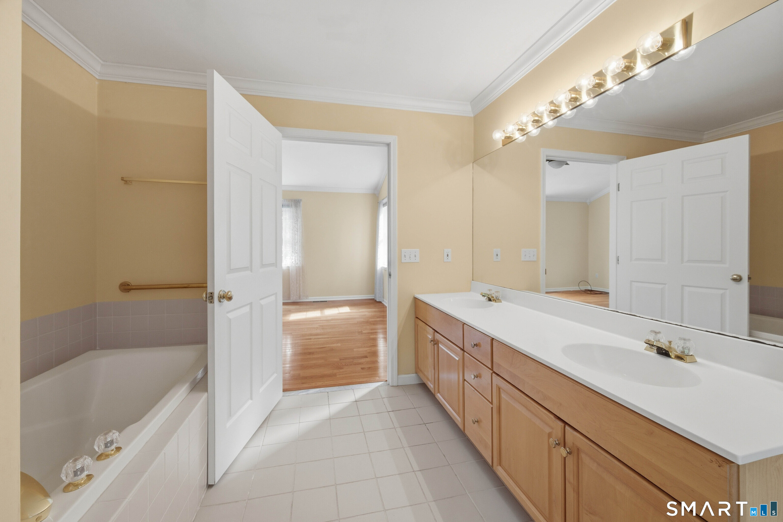 20 Pequot Court Monroe CT 06468