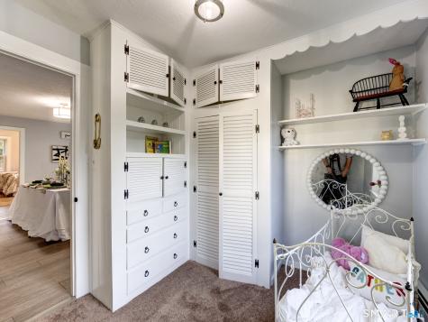 25 Maple Avenue Canton CT 06019