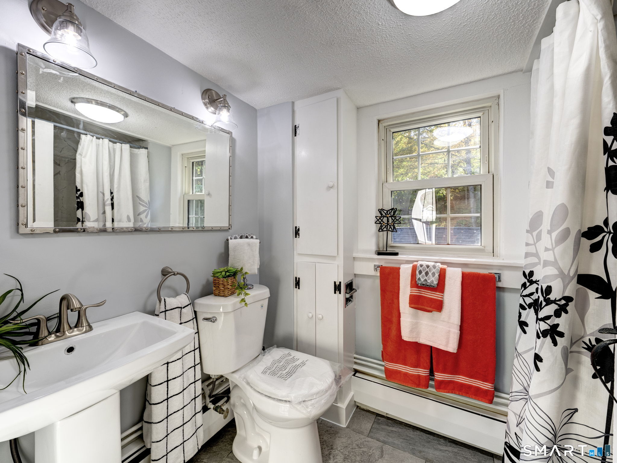 25 Maple Avenue Canton CT 06019