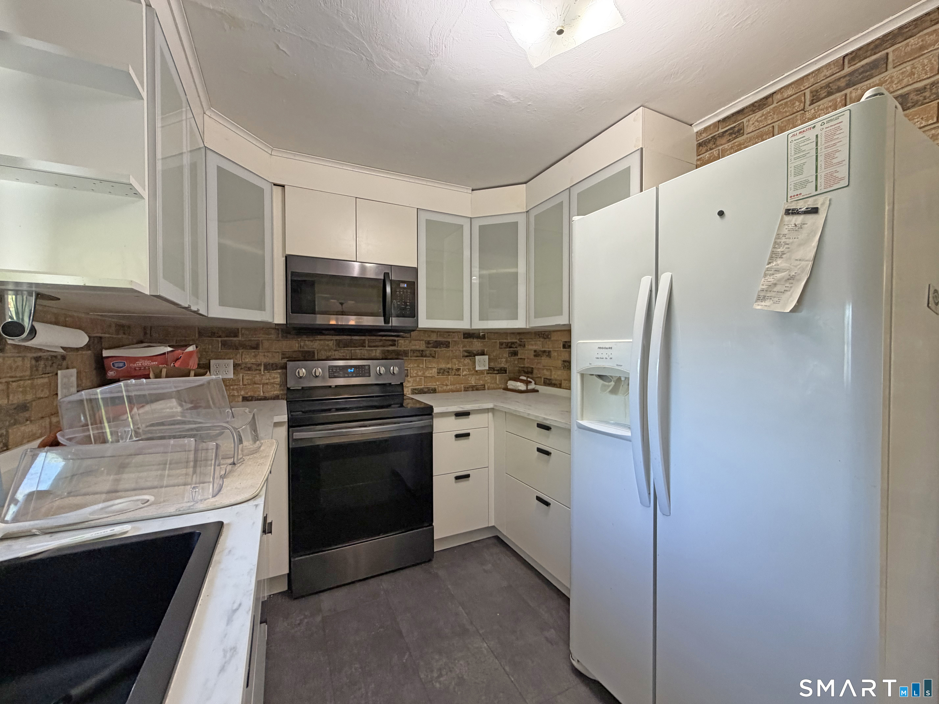 12 Cross Street Portland CT 06480
