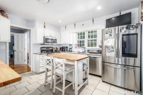 27 Powder Horn Hill Brookfield CT 06804
