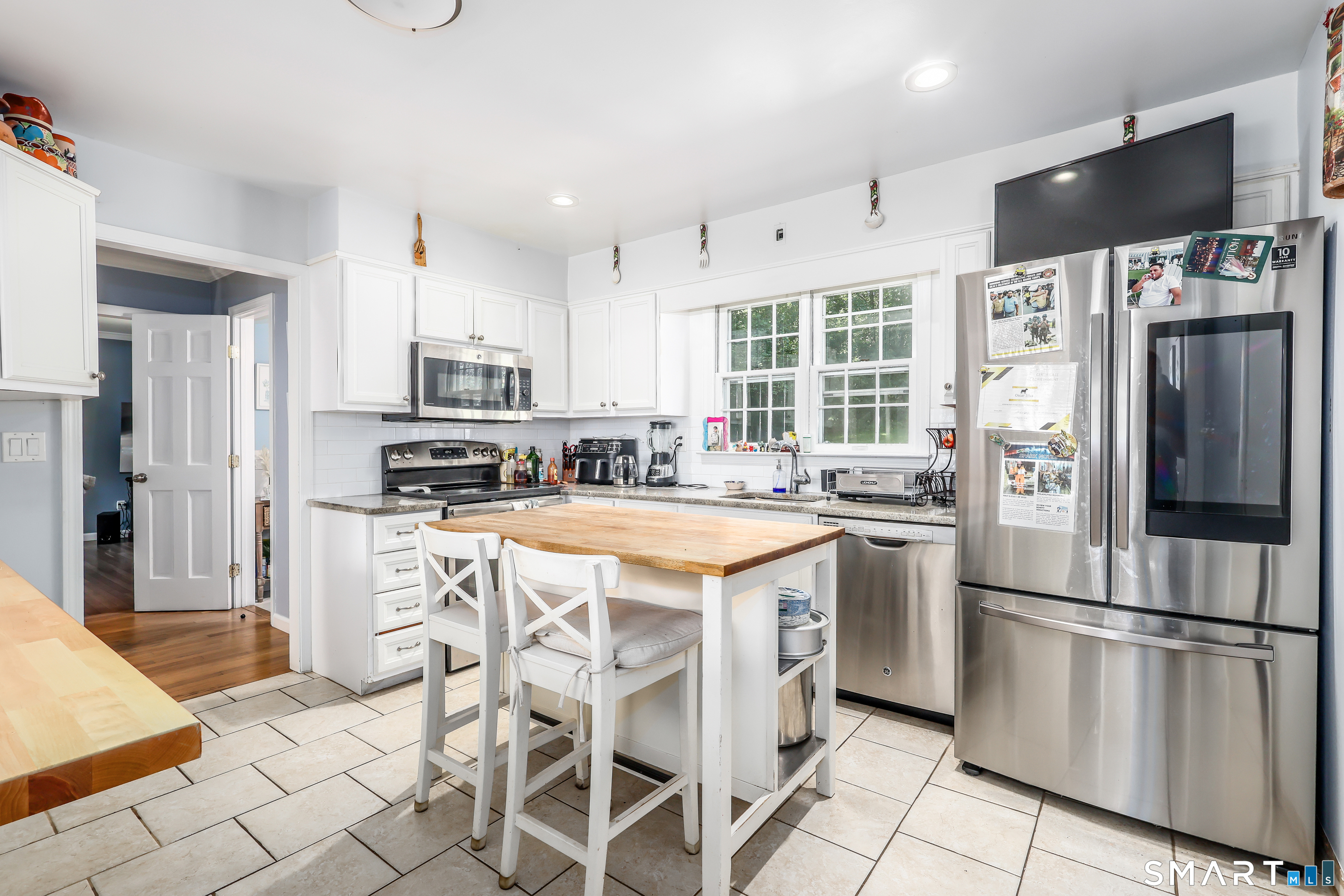 27 Powder Horn Hill Brookfield CT 06804