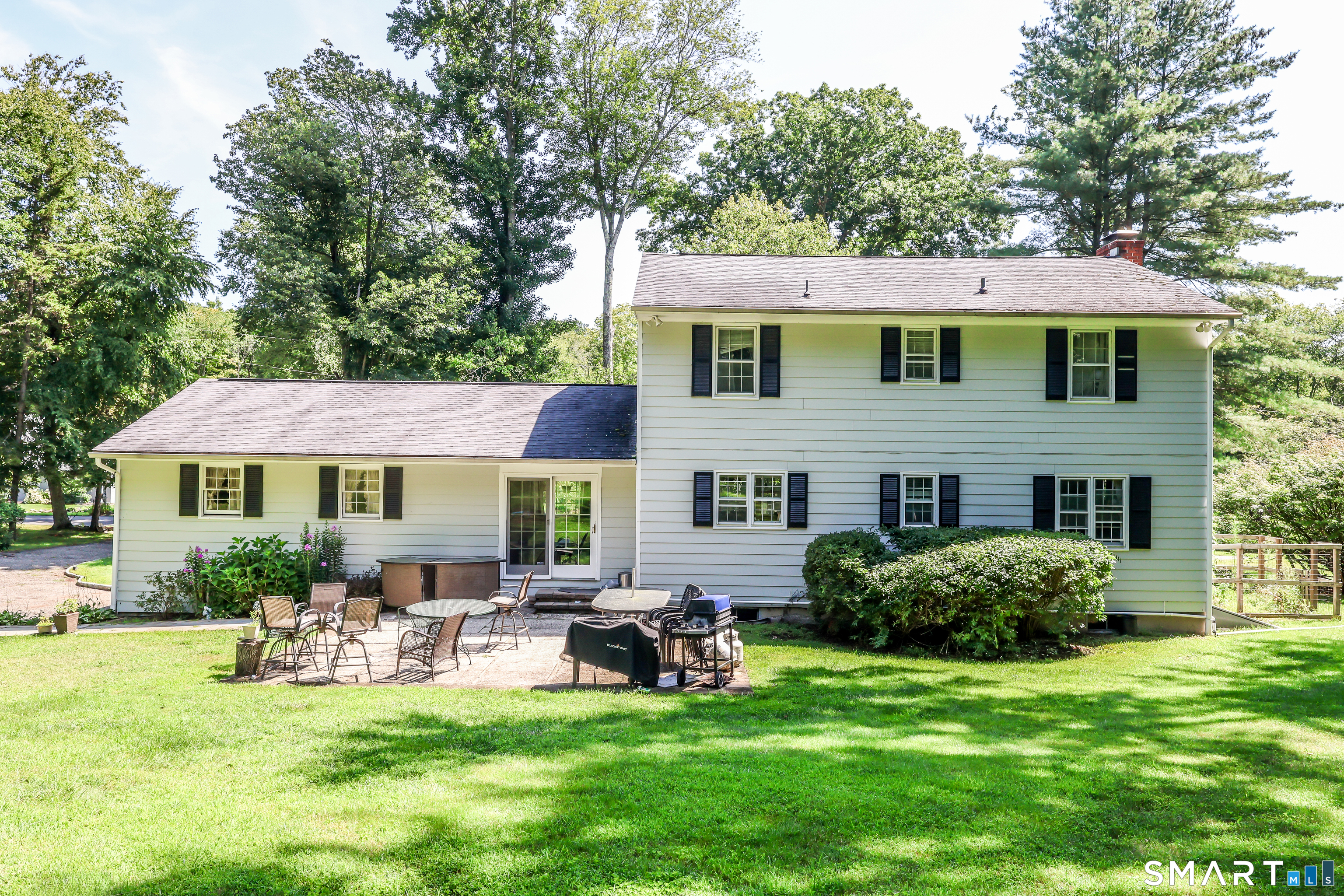 27 Powder Horn Hill Brookfield CT 06804