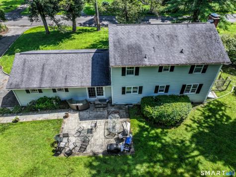 27 Powder Horn Hill Brookfield CT 06804