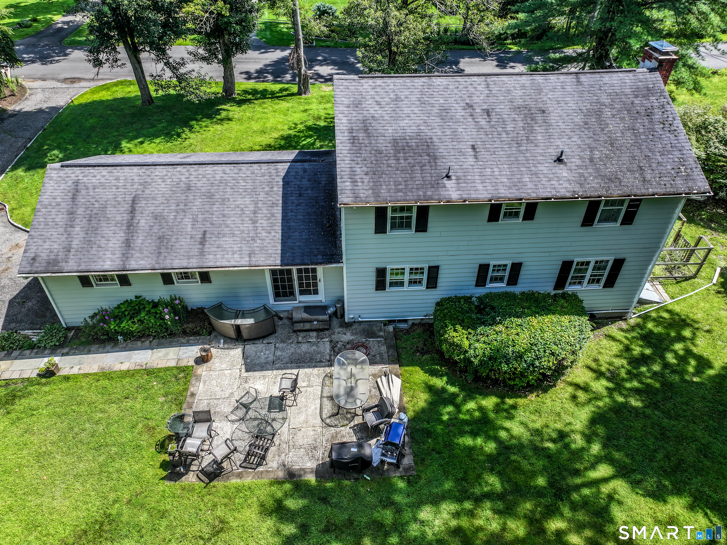 27 Powder Horn Hill Brookfield CT 06804