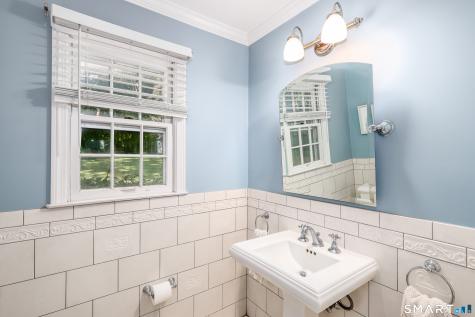 27 Powder Horn Hill Brookfield CT 06804