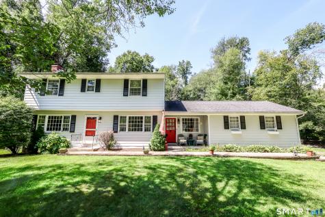 27 Powder Horn Hill Brookfield CT 06804