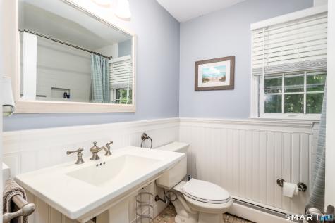 27 Powder Horn Hill Brookfield CT 06804