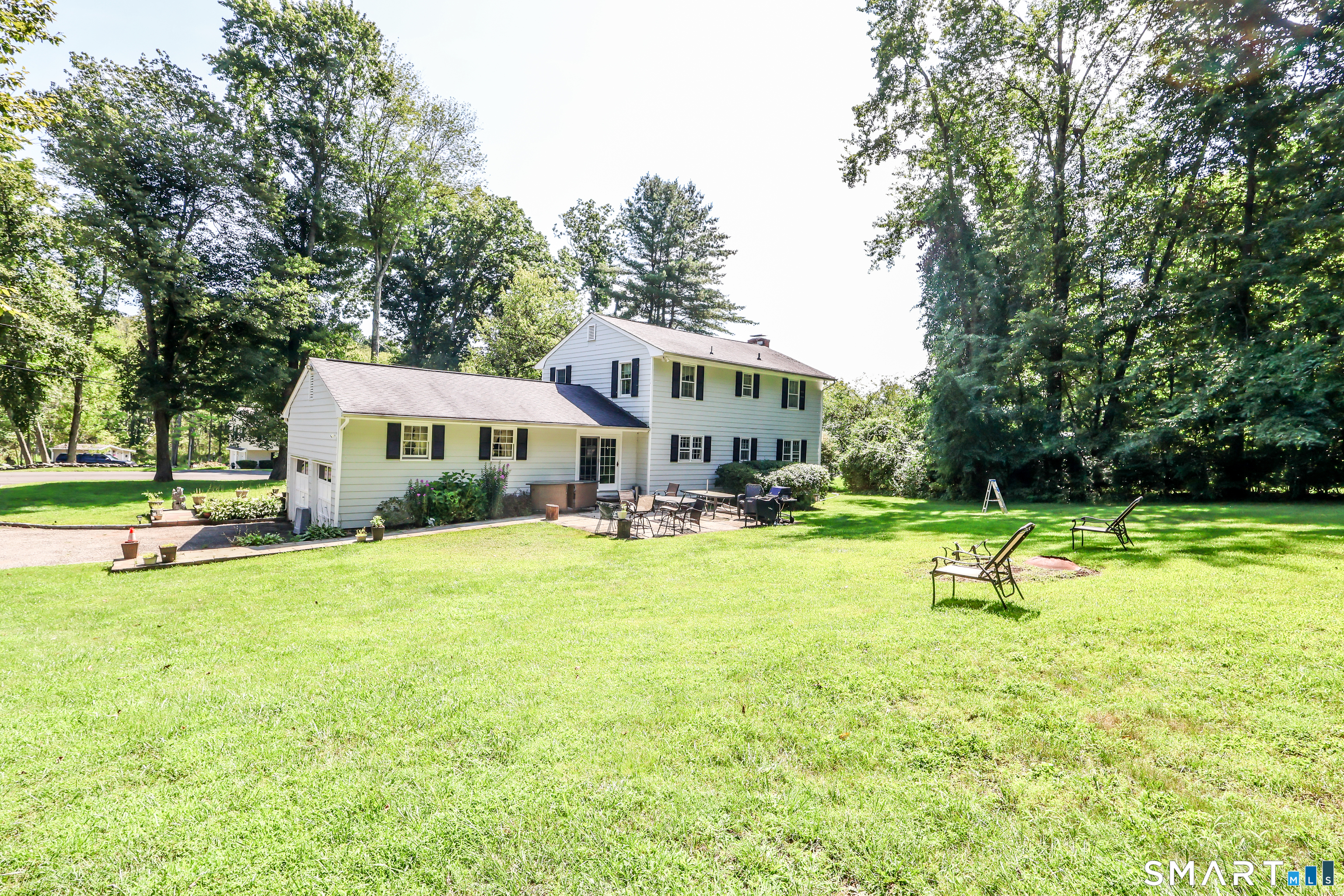 27 Powder Horn Hill Brookfield CT 06804