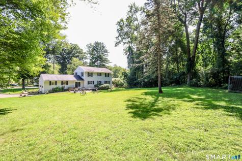 27 Powder Horn Hill Brookfield CT 06804