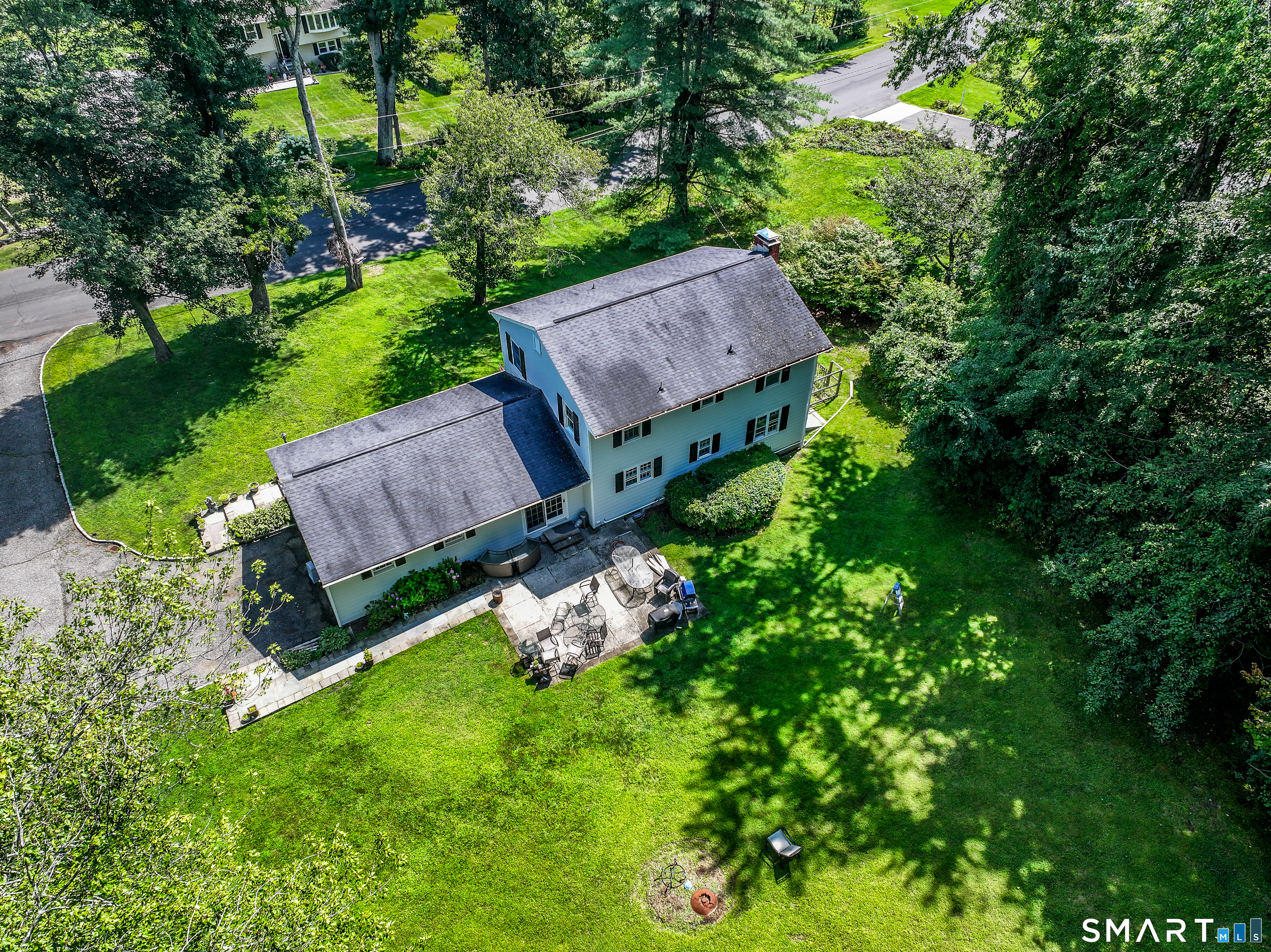 27 Powder Horn Hill Brookfield CT 06804