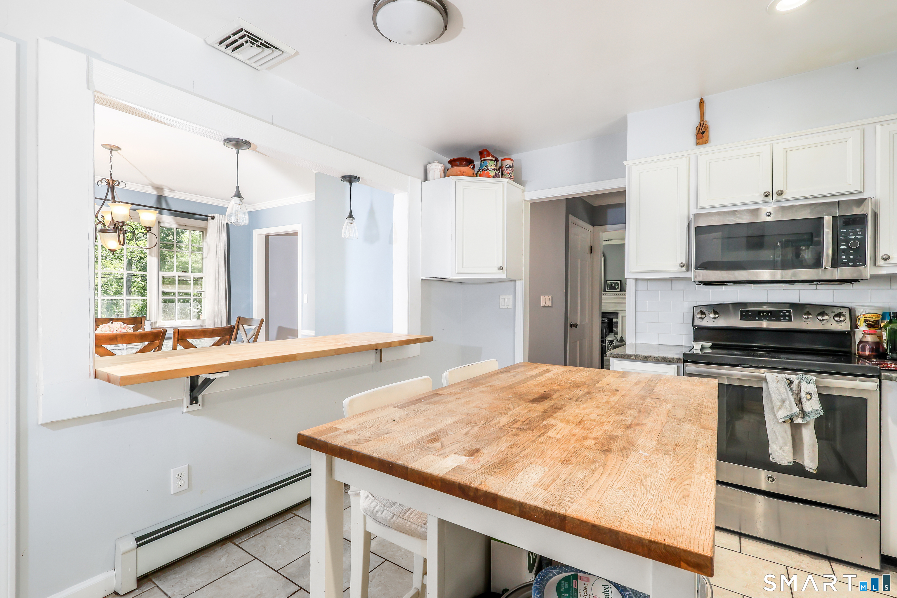 27 Powder Horn Hill Brookfield CT 06804