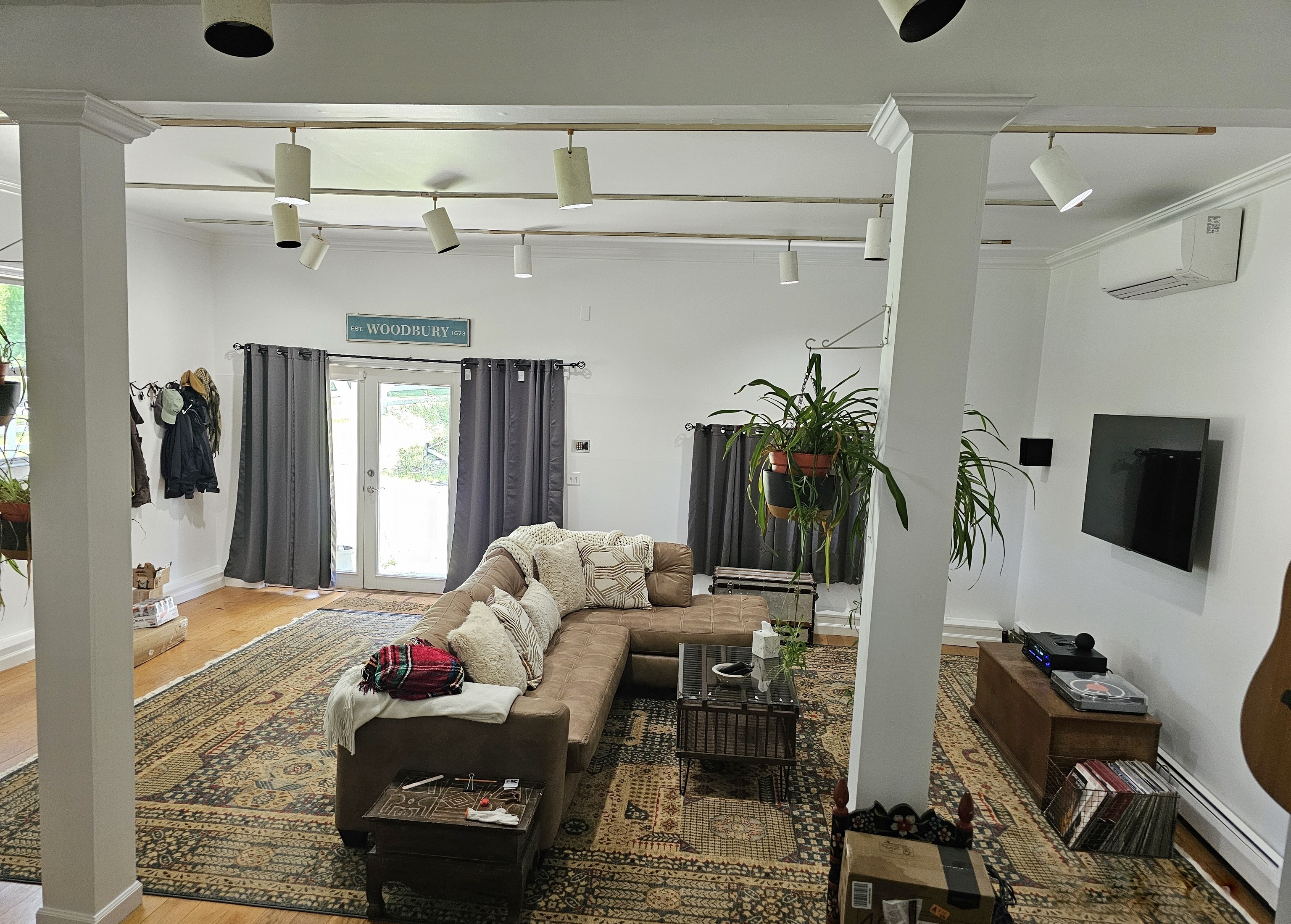 819 Main North Street Woodbury CT 06798