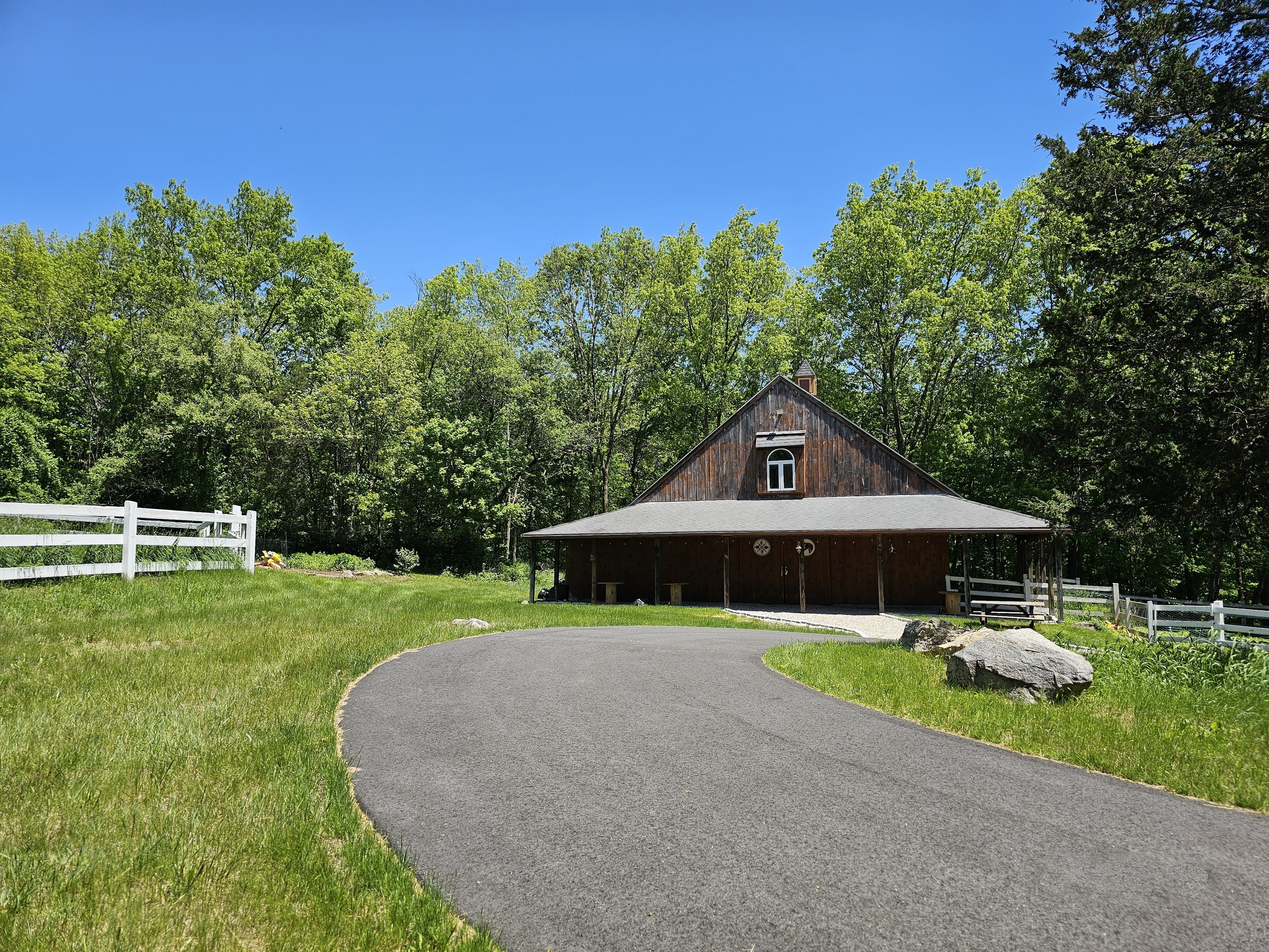 819 Main North Street Woodbury CT 06798
